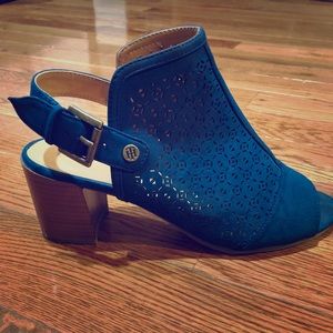 SZ 8 Peep Toe Blue Suede Booties